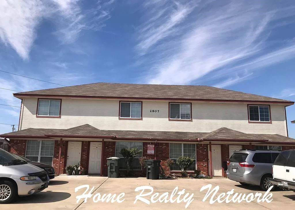 2807 Vernice Loop — Photo 1