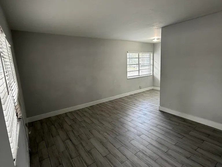 2722 Poinsettia Ave #16 — Photo 3