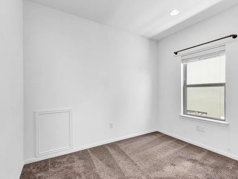 2907 Zelma Dr — Photo 29