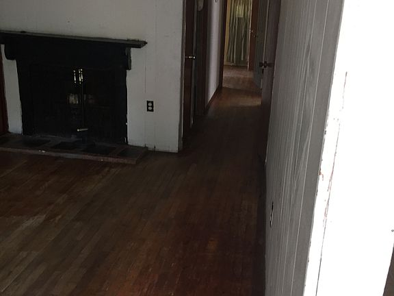 2nd image of 4 Forest Ct