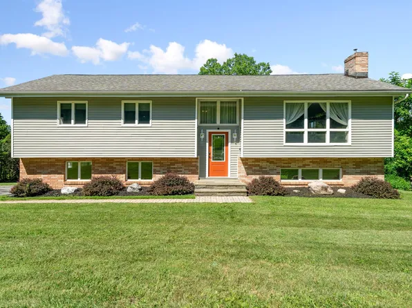 29 Cedar Lane, Poughquag, NY 12570