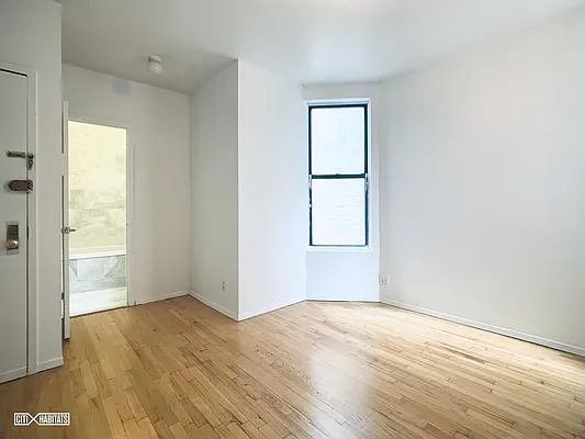 Rented by Citi Habitats | media 35