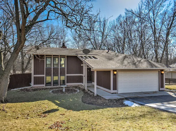 6817 W 83rd Street Ter, Bloomington, MN 55438