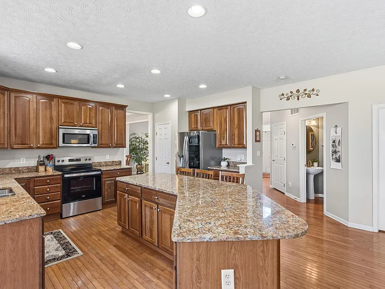 Forest Oaks Dr — Photo 26