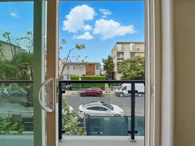 8234 Blackburn Ave #1/2 — Photo 37