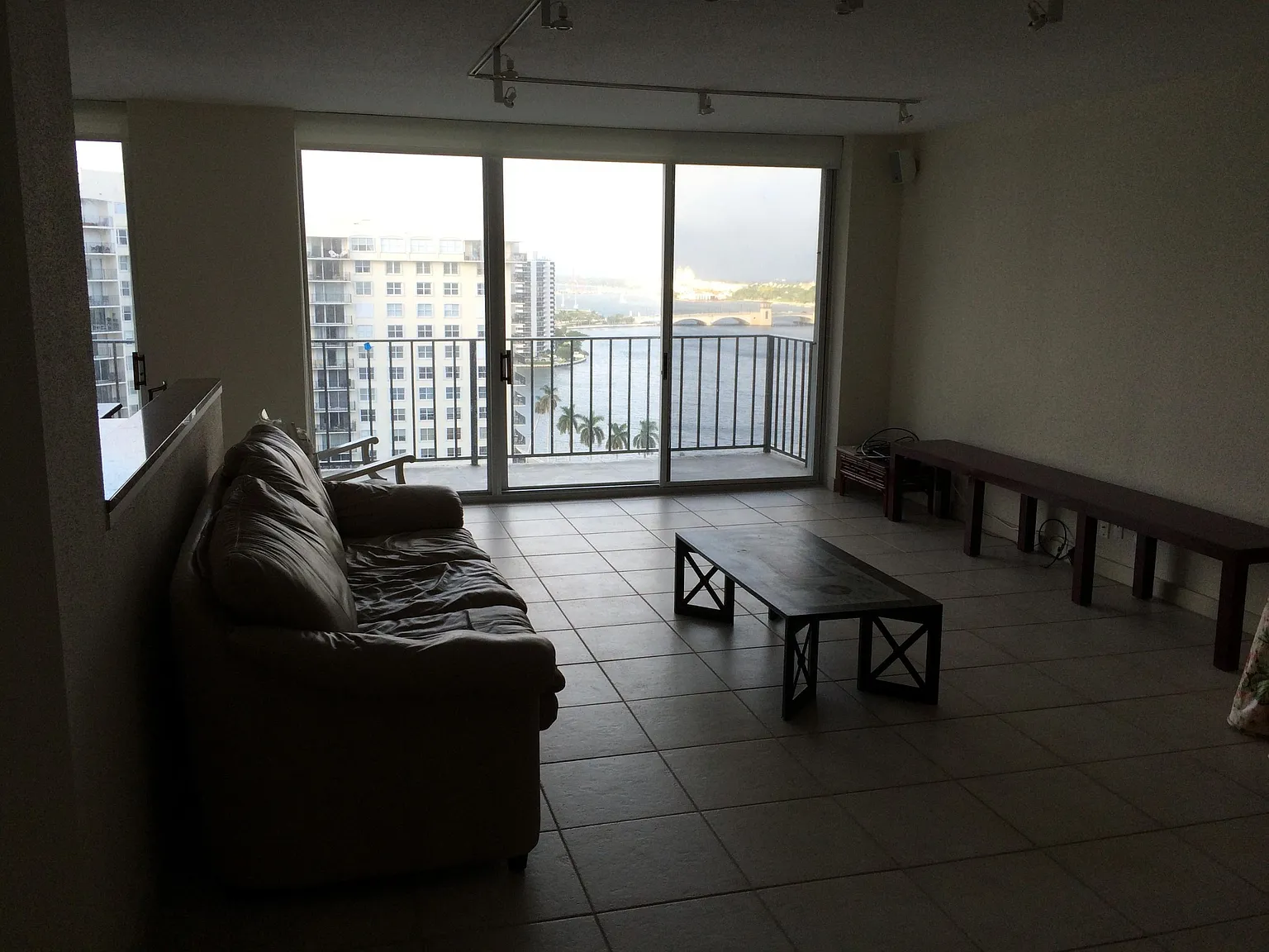 2 bed, 2.0 bath, 1348 sqft, $3,900 — Photo 3