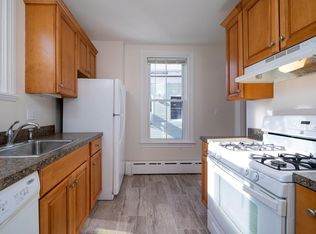 2 Riggs St #3, Gloucester, MA 01930