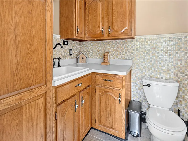14 W Delaware Ave — Photo 16