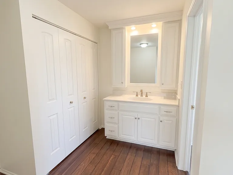 907 Curtiss St #407 — Photo 6