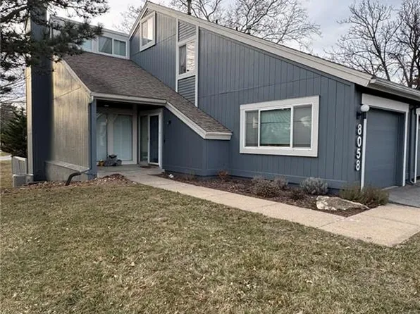 8058 Colony Ln, Lenexa, KS 66215
