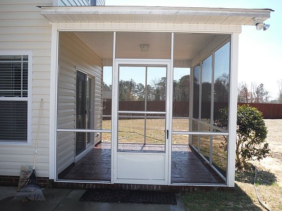 Screened in porch