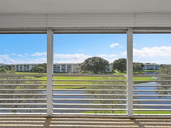 4th image of 3203 Portofino Pt #M4