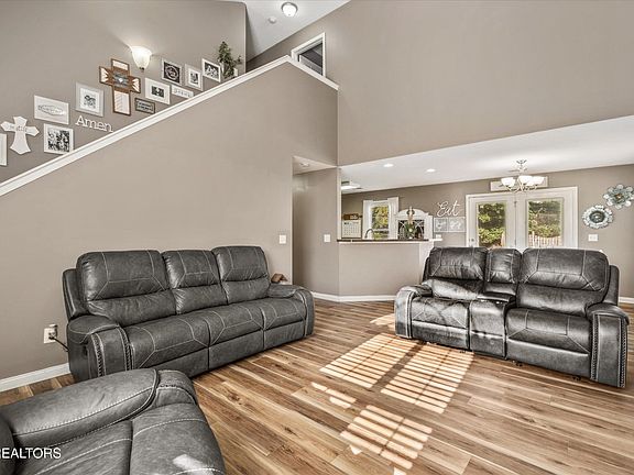 3rd image of 8731 Tigris Pointe Ln