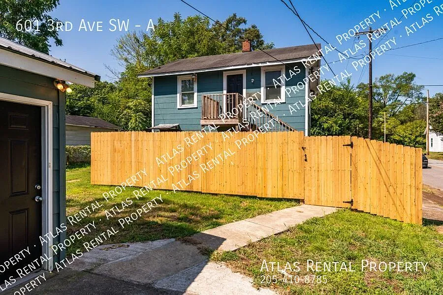 Charming 1 bedroom, 1 bathroom House Located in Decatur, AL — Photo 1
