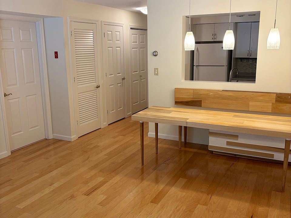 1st image of 351 Pemberwick Rd APT 916