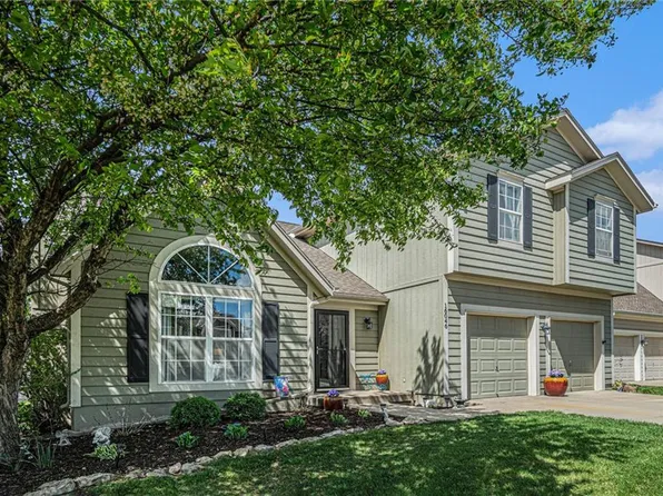 16046 S Avalon St, Olathe, KS 66062