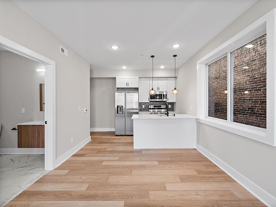 1st image of 2820 W Diamond St #201