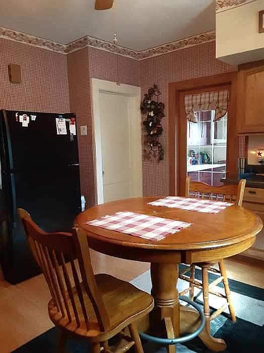 1st image of 216 W Main St