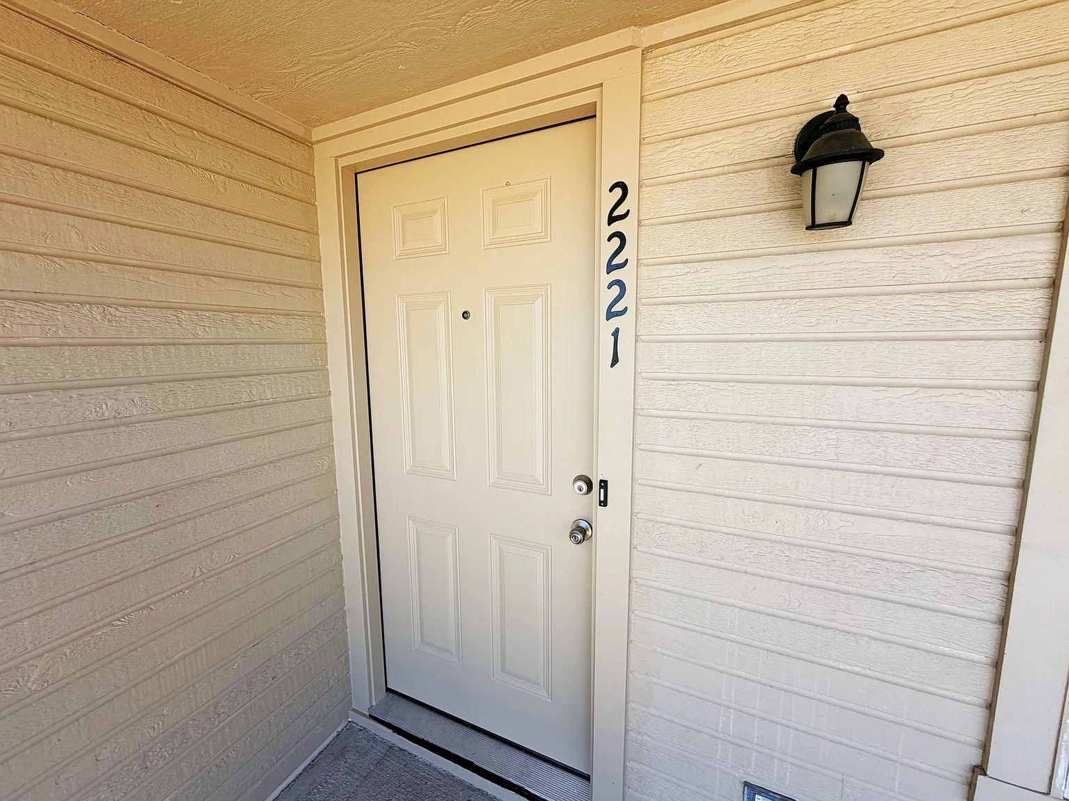 2 bed, 895 sqft, $1,250 — Photo 1