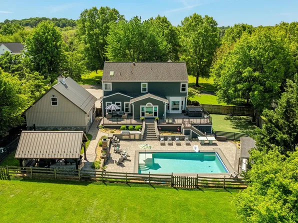 37440 Whitacre Ln, Purcellville, VA 20132