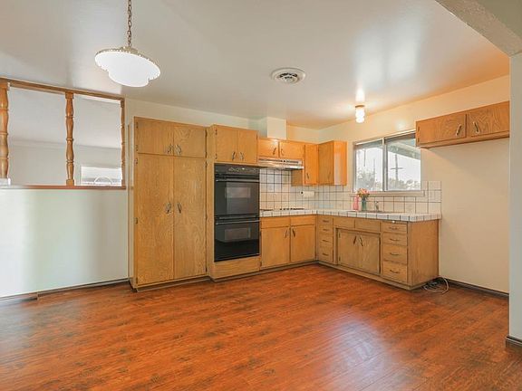 4th image of 7213 Maxwell Ct