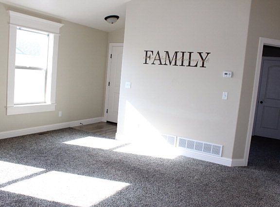 5th image of 3200 N Quaky Aspen Dr