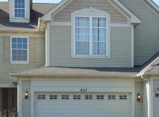 827 Amherst Dr, Sycamore, IL 60178