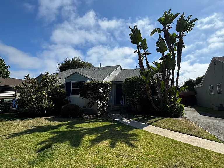 3123 Butler Ave — Photo 1
