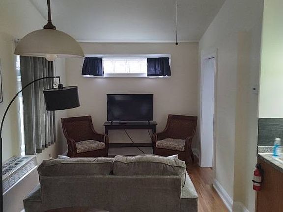 5th image of 139 Traver Rd #B