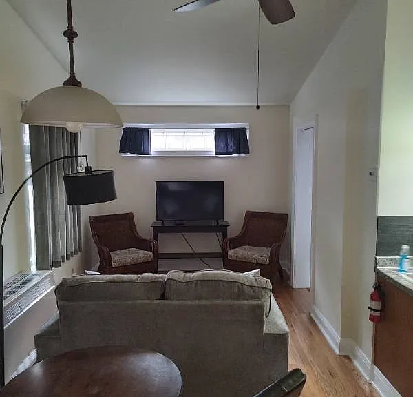 139 Traver Rd #B — Photo 5