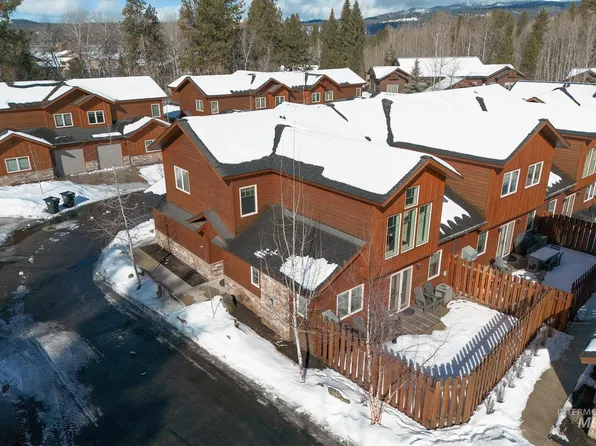 609 Blue Water Cir, McCall, ID 83638