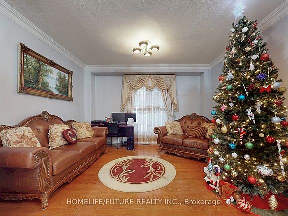 5th image of 416 Elson St