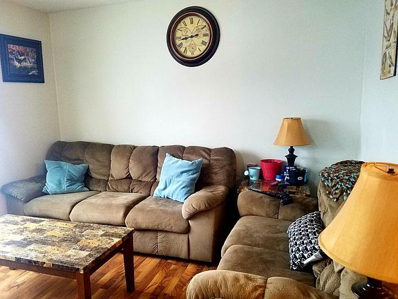 5th image of 3887 Larabee Ave NE