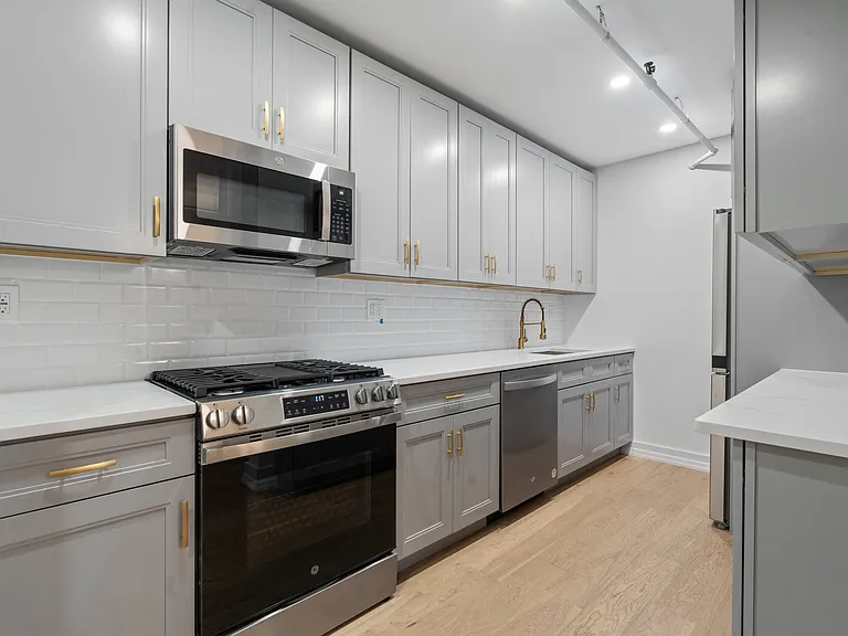 248 Washington Ave #1 — Photo 4