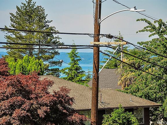 5th image of 4156 44th Ave SW