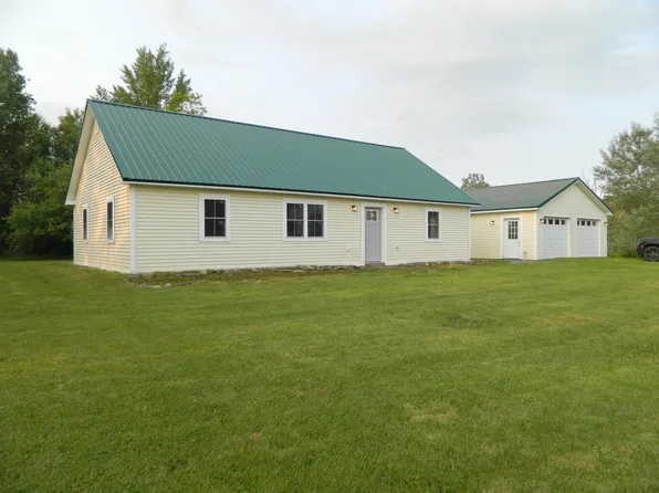 946 Grant Road, Kenduskeag, ME 04450