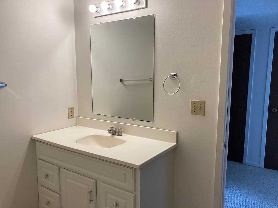 1st image of 2018 NW Hickory Ln APT 5