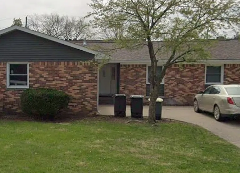 1011 Devon St — Photo 1