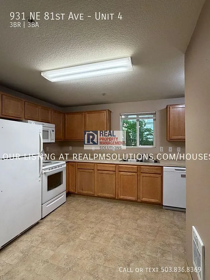 Spacious Home in Montavilla Neighborhood! — Photo 4