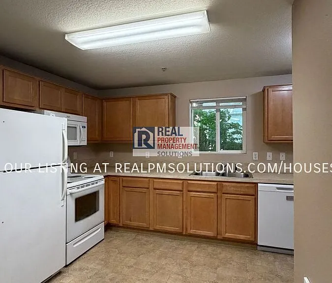 931 NE 81st Ave #4 — Photo 4