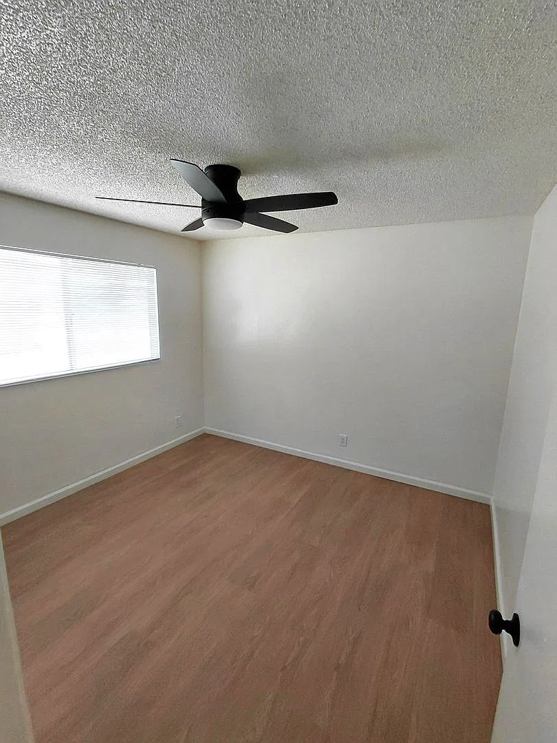 918 Ardmore Ave. — Photo 3