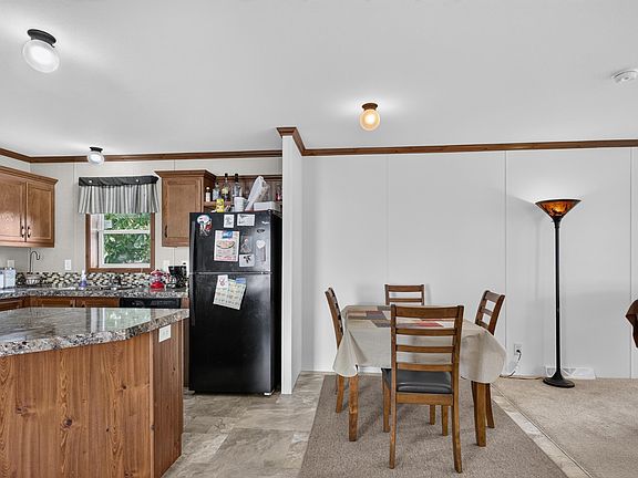 3rd image of 889 Norman Dr
