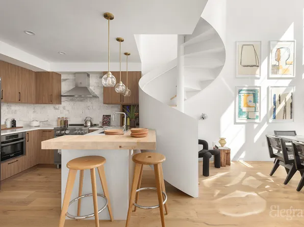 216 20th Street image 2 of 20