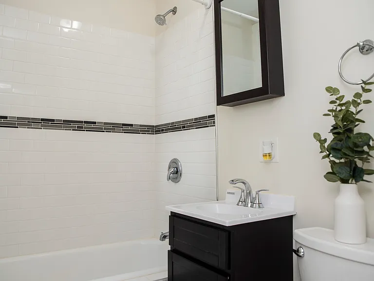 1415 W Hutchinson St #3 — Photo 15