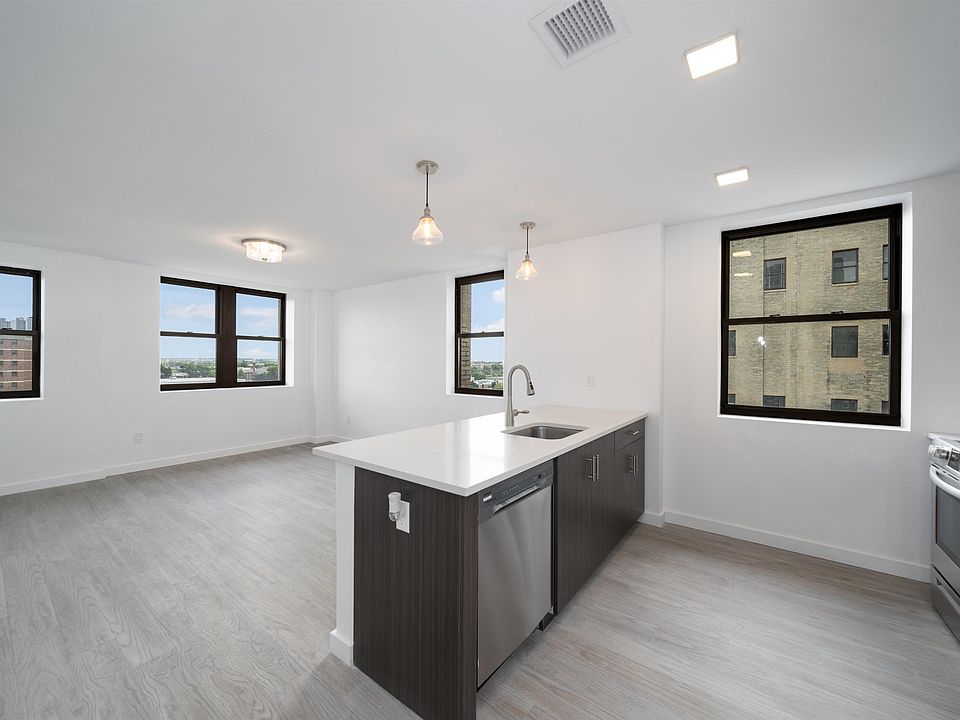 1st image of 201 Cornelison Ave #601