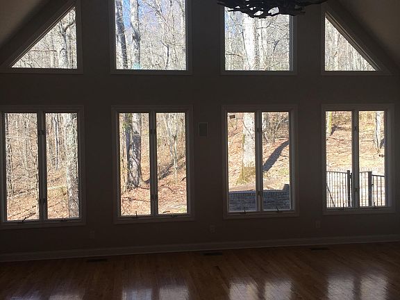 5th image of 2150 Nora Mae Ln