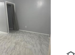 9445 Lexington Cir APT B, Charlotte, NC 28213