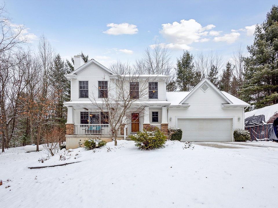 1st image of 8009 Courtland Dr NE