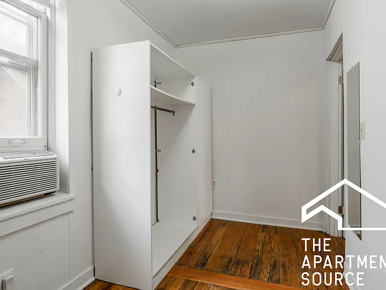 2334 N Wayne Ave #1R — Photo 8