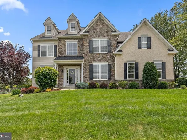 2654 Owl Ct, Gilbertsville, PA 19525